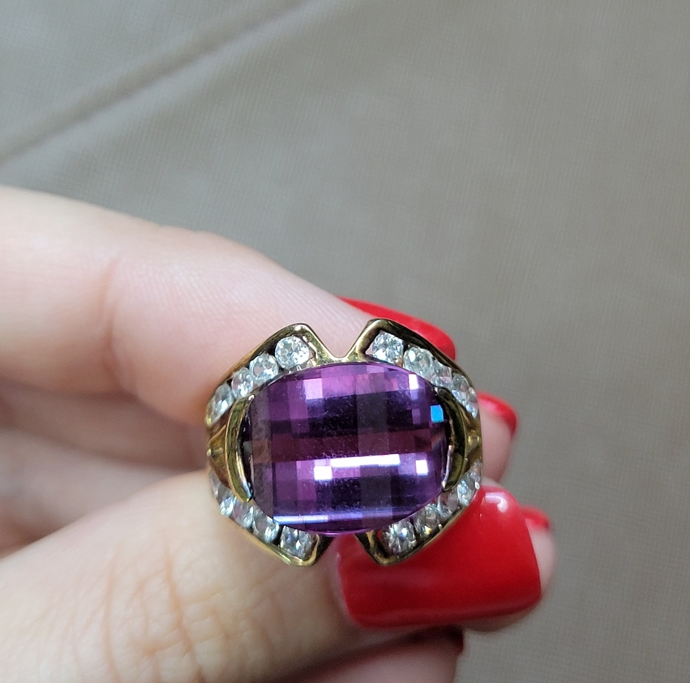 Elegant Purple and Gold Women's Ring